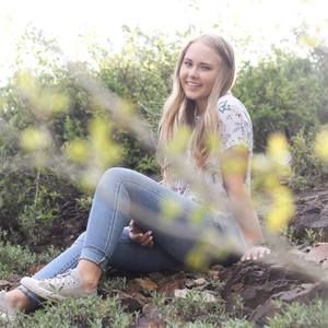 Meet your Posher, Whitney